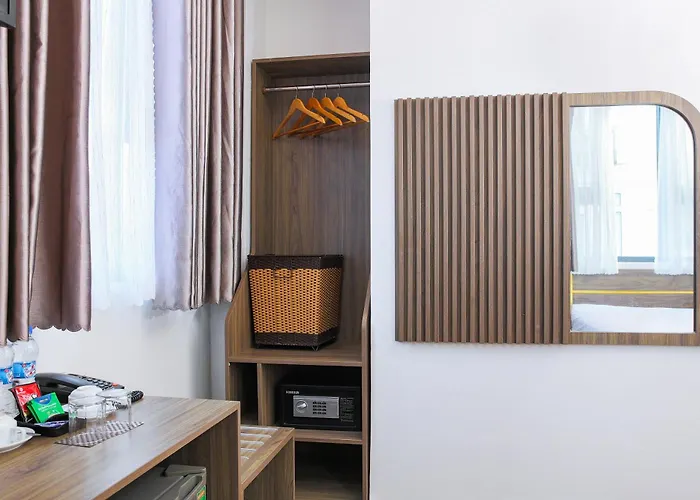 Azura Gold Hotel & Apartment