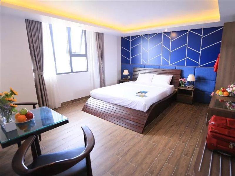 Отель Azura Gold & 4*