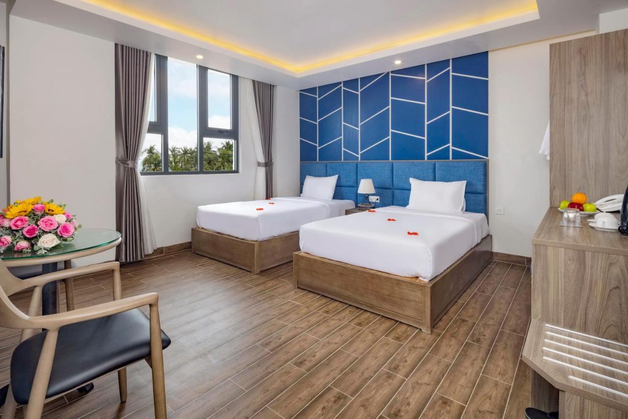 Отель Azura Gold &